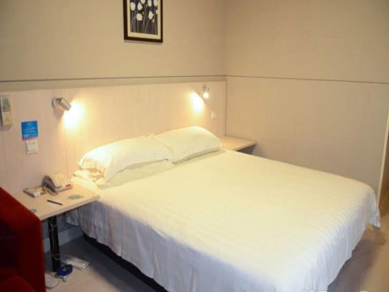Jingjiang Inn Ningbo Tianyige Xihe Street נינגבו מראה חיצוני תמונה