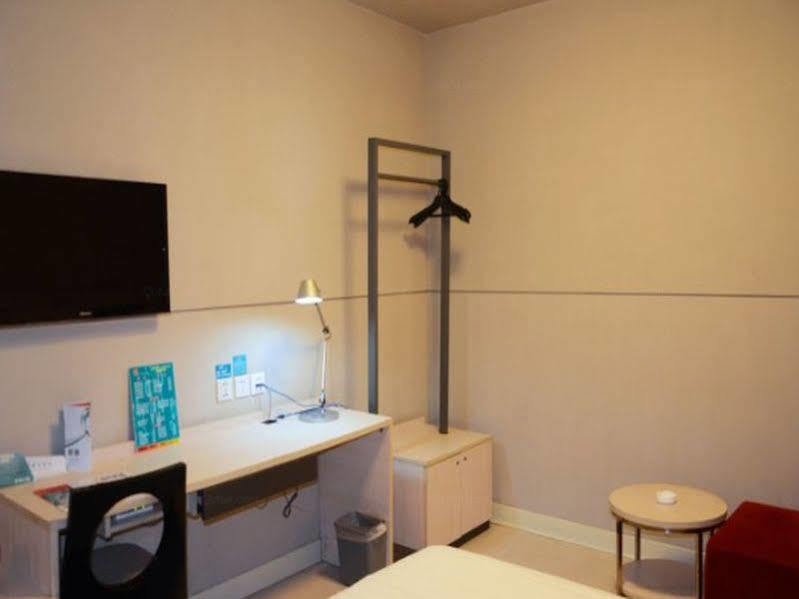 Jingjiang Inn Ningbo Tianyige Xihe Street נינגבו מראה חיצוני תמונה